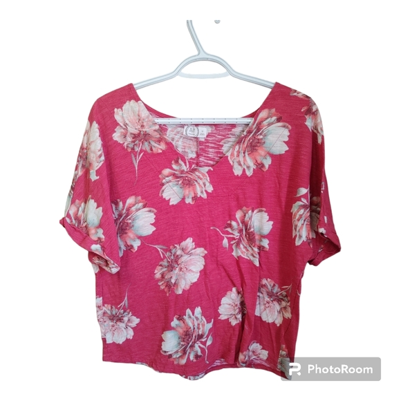 MAURICE'S Red Floral V-Neck Blouse Size Medium - Picture 1 of 6